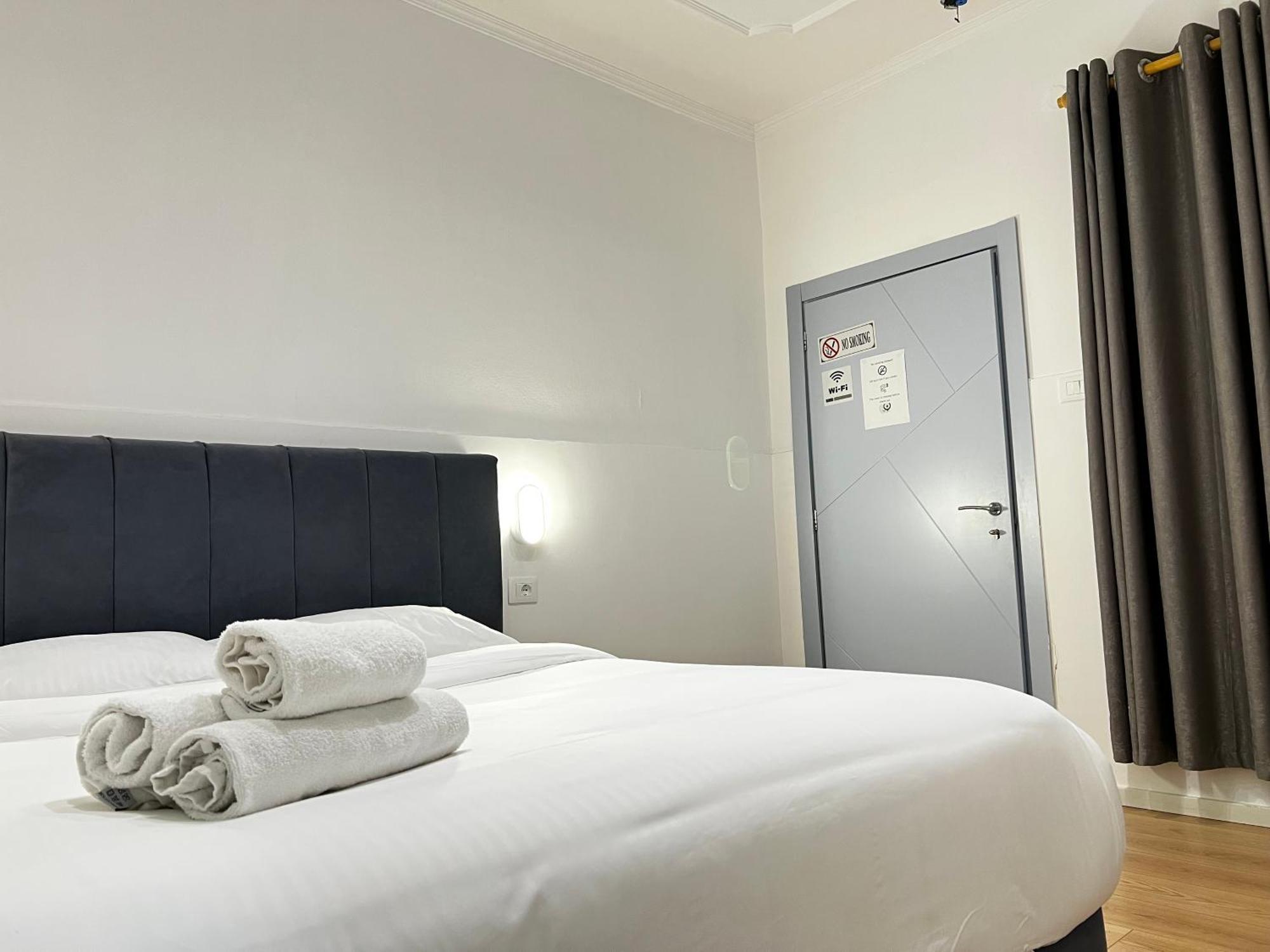 Tirana Square Hotel 外观 照片